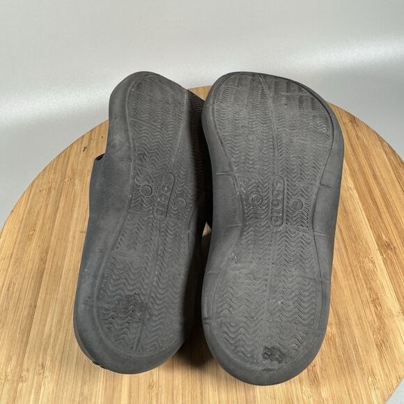 CROCS Swiftwater Black Sandals Strappy Rubber Comfort Slides Women's 7 - Picture 5 of 6